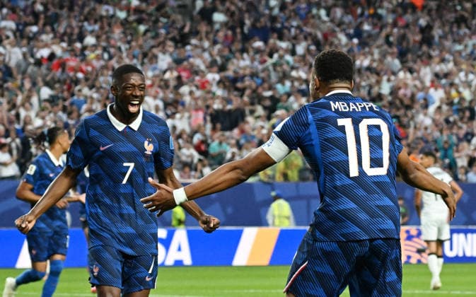 2026 World Cup - France vs Iraq in Philadelphia France forward Kylian Mbappé (10) and Ousmane Dembélé celebrate during World Cup 2026 game France vs Iraq on June 22, 2026 in Philadelphia, Pennsylvania. Photo by Olivier Douliery ABACAPRESS.COM Philadelphia Pennsylvania United States  Copyright: xDoulieryxOlivier ABACAx
