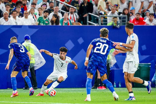 June 22, 2026, Philadelphia, Pennsylvania, USA: YOUSSEF AMYN of Iraq dribbles the ball during the 2026 FIFA World Cup, WM, Weltmeisterschaft, Fussball Group I match at Philadelphia Stadium in Philadelphia, PA on June 22, 2026. Philadelphia USA - ZUMAm283 20260622_zsp_m283_070 Copyright: xBillyxMyersx