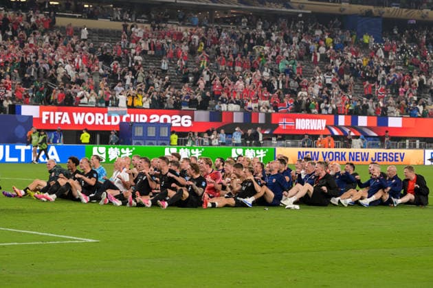 Fußball, WM 2026, 20260622, Norwegen - Senegal. Im Bild Team Norwegen rudert vor Fans. East Rutherford New-York-New-Jersey-Stadion New Jersey Vereinigte Staaten von Amerika *** Soccer, 2026 World Cup, 20260622, Norway vs. Senegal. Pictured Copyright: Passion2Press MarkusxFischerx