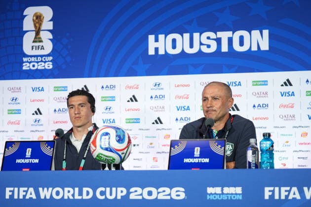 press conference, PK, Pressekonferenz ahead of Portugal v Uzbekistan - 2026 FIFA World Cup, WM, Weltmeisterschaft, Fussball HOUSTON, UNITED STATES - JUNE 22 : Football player Eldor Shomurodov (L) and head coach Fabio Cannavaro (R) of Uzbekistan speak during a press conference ahead of their Group K second match against Portugal in the 2026 FIFA World Cup at Houston Stadium in Houston, Texas, United States on June 22, 2026. Hakan Akgun Anadolu Houston United States. Editorial use only. Please get in touch for any other usage.  Copyright: x2026xAnadoluxHakanxAkgunx