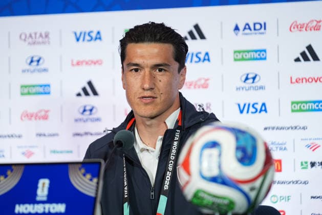 press conference, PK, Pressekonferenz ahead of Portugal v Uzbekistan - 2026 FIFA World Cup, WM, Weltmeisterschaft, Fussball HOUSTON, UNITED STATES - JUNE 22 : Football player Eldor Shomurodov and head coach Fabio Cannavaro (not seen) of Uzbekistan speak during a press conference ahead of their Group K second match against Portugal in the 2026 FIFA World Cup at Houston Stadium in Houston, Texas, United States on June 22, 2026. Hakan Akgun Anadolu Houston United States. Editorial use only. Please get in touch for any other usage.  Copyright: x2026xAnadoluxHakanxAkgunx