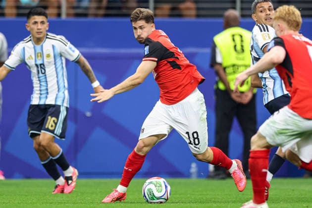 Austria s Romano Schmid in action during the FIFA World Cup, WM, Weltmeisterschaft, Fussball 2026 Group J match between Argentina and Austria at Dallas Stadium on June 22, 2026 in Dallas, United States. (Photo by Torbjorn Tande DeFodi Images) - *** Austrias Romano Schmid in action during the 2026 FIFA World Cup Group J match between Argentina and Austria at Dallas Stadium on June 22, 2026, in Dallas, United States. Photo by Torbjorn Tande, DeFodi Images,detected_source_language