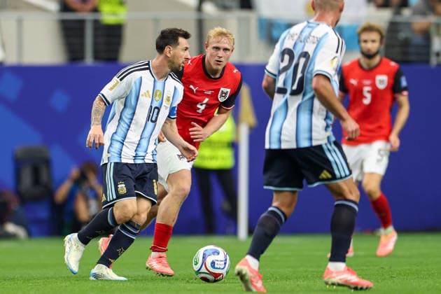 Argentina s Lionel Messi in action during the FIFA World Cup, WM, Weltmeisterschaft, Fussball 2026 Group J match between Argentina and Austria at Dallas Stadium on June 22, 2026 in Dallas, United States. (Photo by Torbjorn Tande DeFodi Images) - *** Argentinas Lionel Messi in action during the 2026 FIFA World Cup Group J match between Argentina and Austria at Dallas Stadium on June 22, 2026, in Dallas, United States. Photo by Torbjorn Tande, DeFodi Images,detected_source_language