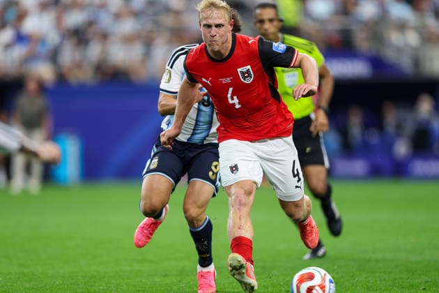 Austria s Xaver Schlager in action during the FIFA World Cup, WM, Weltmeisterschaft, Fussball 2026 Group J match between Argentina and Austria at Dallas Stadium on June 22, 2026 in Dallas, United States. (Photo by Torbjorn Tande DeFodi Images) - *** Austrias Xaver Schlager in action during the 2026 FIFA World Cup Group J match between Argentina and Austria at Dallas Stadium on June 22, 2026, in Dallas, United States. Photo by Torbjorn Tande, DeFodi Images,detected_source_language