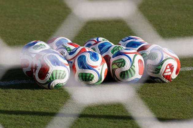 FIFA World Cup, WM, Weltmeisterschaft, Fussball 2026 - Group J - Jordan vs Algeria Soccer balls rest on the field during the 2026 FIFA World Cup group stage match between Jordan and Algeria at San Francisco Bay Area Stadium in Santa Clara, USA, 22 June 2026. Santa Clara United States  Copyright: xBENJAMINxFANJOYx