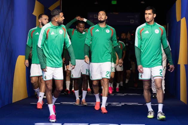 FIFA World Cup, WM, Weltmeisterschaft, Fussball 2026 - Group J - Jordan vs Algeria Algeria players walk onto the field for warm-ups during the 2026 FIFA World Cup group stage match between Jordan and Algeria at San Francisco Bay Area Stadium in Santa Clara, USA, 22 June 2026. Santa Clara United States  Copyright: xBENJAMINxFANJOYx