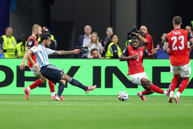 Argentina s Nico Gonzalez shoots on goal during the FIFA World Cup, WM, Weltmeisterschaft, Fussball 2026 Group J match between Argentina and Austria at Dallas Stadium on June 22, 2026 in Dallas, United States. (Photo by Torbjorn Tande DeFodi Images) - *** Argentinas Nico Gonzalez shoots on goal during the 2026 FIFA World Cup Group J match between Argentina and Austria at Dallas Stadium on June 22, 2026, in Dallas, United States. Photo by Torbjorn Tande, DeFodi Images,detected_source_language