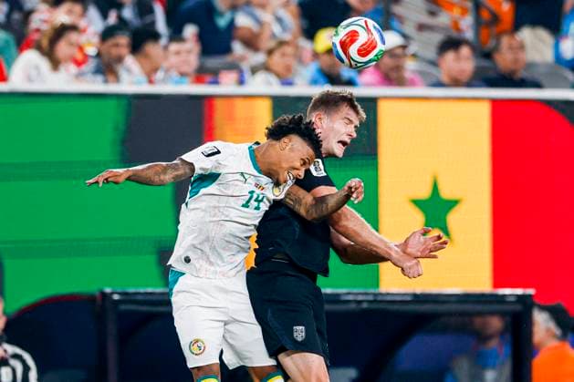 Alexander Sorloth of Norway and Ismail Jakobs of Senegal compete for the headed ball Norway v Senegal, Group I - FIFA World Cup, WM, Weltmeisterschaft, Fussball 2026, Norway v Senegal, New York New Jersey Stadium, June 22, 2026, East Rutherford, United States.