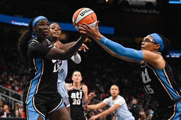 ATLANTA, GA - JUNE 22: Atlanta forward Madina Okot (11) and guard Allisha Gray (15) battle for a rebound during the WNBA, Basketball Damen, USA game between the Toronto Tempo and the Atlanta Dream on June 22nd, 2026 at State Farm Arena in Atlanta, GA. (Photo by Rich von Biberstein Icon Sportswire) WNBA: JUN 22 Toronto Tempo at Atlanta Dream EDITORIAL USE ONLY Icon260622039