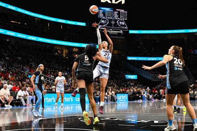 ATLANTA, GA - JUNE 22: Toronto Tempo forward Isabelle Harrison (21) attempts a shot during the WNBA, Basketball Damen, USA game between the Toronto Tempo and the Atlanta Dream on June 22nd, 2026 at State Farm Arena in Atlanta, GA. (Photo by Rich von Biberstein Icon Sportswire) WNBA: JUN 22 Toronto Tempo at Atlanta Dream EDITORIAL USE ONLY Icon260622050