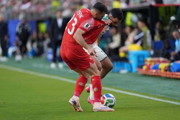 Jordan v Algeria - FIFA World Cup, WM, Weltmeisterschaft, Fussball 2026 - Group J SANTA CLARA, UNITED STATES - JUNE 22: Ehsan Haddad (23) of Jordan in action against Rayan Ait-Nouri of Algeria during the 2026 FIFA World Cup First Stage Group J match between Jordan and Algeria at Levi s Stadium (San Francisco Bay Area Stadium) in Santa Clara, California, United States on June 22, 2026. Tayfun Coskun Anadolu California United States. Editorial use only. Please get in touch for any other usage.  Copyright: x2026xAnadoluxTayfunxCoskunx