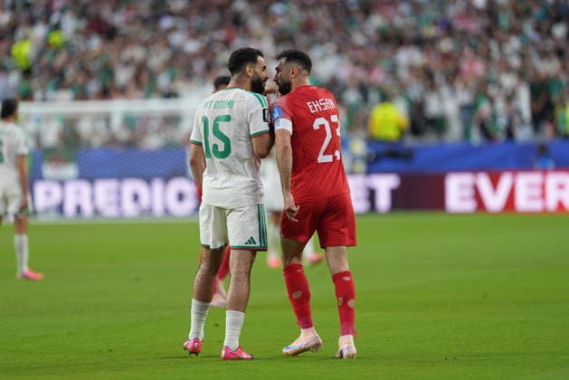 Jordan v Algeria - FIFA World Cup, WM, Weltmeisterschaft, Fussball 2026 - Group J SANTA CLARA, UNITED STATES - JUNE 22: Ehsan Haddad (23) of Jordan argues with Rayan Ait-Nouri of Algeria during the 2026 FIFA World Cup First Stage Group J match between Jordan and Algeria at Levi s Stadium (San Francisco Bay Area Stadium) in Santa Clara, California, United States on June 22, 2026. Tayfun Coskun Anadolu California United States. Editorial use only. Please get in touch for any other usage.  Copyright: x2026xAnadoluxTayfunxCoskunx