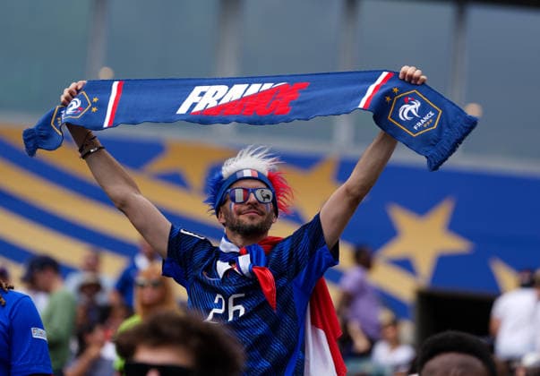 Fans der franzoesischen Nationalmannschaft jubeln auf der Tribuene. USA, FIFA Weltmeisterschaft, Frankreich vs Irak, Philadelphia, 22.06.2026 USA, FIFA Weltmeisterschaft, Frankreich vs Irak, Philadelphia, 22.06.2026 Philadelphia *** Fans of the French national team cheer from the stands USA, FIFA World Cup, France vs. Iraq, Philadelphia, June 22, 2026 USA, FIFA World Cup, France vs. Iraq, Philadelphia, June 22, 2026 Philadelphia,detected_source_language Copyright: xEibner-Pressefoto ScottxColemanx EP_SCN