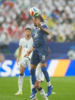 Michael Olise (Frankreich, 11) koepft den Ball. USA, FIFA Weltmeisterschaft, Frankreich vs Irak, Philadelphia, 22.06.2026 USA, FIFA Weltmeisterschaft, Frankreich vs Irak, Philadelphia, 22.06.2026 Philadelphia *** Michael Olise (France), 11, heads the ball (USA), FIFA World Cup, France vs. Iraq, Philadelphia, June 22, 2026 (USA), FIFA World Cup, France vs. Iraq, Philadelphia, June 22, 2026, Philadelphia,detected_source_language Copyright: xEibner-Pressefoto ScottxColemanx EP_SCN