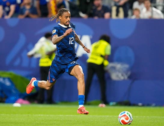 Bradley Barcola (Frankreich, 12) am Ball. USA, FIFA Weltmeisterschaft, Frankreich vs Irak, Philadelphia, 22.06.2026 USA, FIFA Weltmeisterschaft, Frankreich vs Irak, Philadelphia, 22.06.2026 Philadelphia *** Bradley Barcola France, 12 on the Ball USA, FIFA World Cup, France vs. Iraq, Philadelphia, June 22, 2026 USA, FIFA World Cup, France vs. Iraq, Philadelphia, June 22, 2026 Philadelphia,detected_source_language Copyright: xEibner-Pressefoto ScottxColemanx EP_SCN