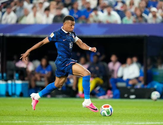 Kylian Mbappe (Frankreich, 10) am Ball. USA, FIFA Weltmeisterschaft, Frankreich vs Irak, Philadelphia, 22.06.2026 USA, FIFA Weltmeisterschaft, Frankreich vs Irak, Philadelphia, 22.06.2026 Philadelphia *** Kylian Mbappé, France; 10 on the ball, USA; FIFA World Cup; France vs. Iraq; Philadelphia; June 22, 2026; USA; FIFA World Cup; France vs. Iraq; Philadelphia; June 22, 2026; Philadelphia,detected_source_language Copyright: xEibner-Pressefoto ScottxColemanx EP_SCN