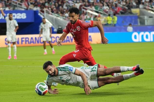 Jordan v Algeria - FIFA World Cup, WM, Weltmeisterschaft, Fussball 2026 - Group J SANTA CLARA, UNITED STATES - JUNE 22: Ehsan Haddad (23) of Jordan in action against Rayan Ait-Nouri of Algeria during the 2026 FIFA World Cup First Stage Group J match between Jordan and Algeria at Levi s Stadium (San Francisco Bay Area Stadium) in Santa Clara, California, United States on June 22, 2026. Tayfun Coskun Anadolu California United States. Editorial use only. Please get in touch for any other usage.  Copyright: x2026xAnadoluxTayfunxCoskunx