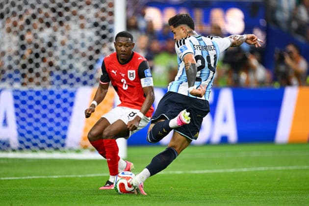 (L-R) David ALABA (AUT), Enzo Fernandez (ARG), JUNE 22, 2026 - Football Soccer : FIFA World Cup, WM, Weltmeisterschaft, Fussball 2026 Group J match between Argentina 2-0 Austria at Dallas Stadium in Arlington, Texas, USA.  aflo_335425936 KenjiroxMatsuox