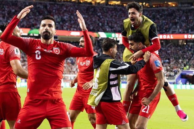 FIFA World Cup, WM, Weltmeisterschaft, Fussball 2026 - Group J - Jordan vs Algeria Jordan players celebrate midfielder Nizar Al-Rashdan™s first-half goal during the 2026 FIFA World Cup group stage match between Jordan and Algeria at San Francisco Bay Area Stadium in Santa Clara, USA, 22 June 2026. Santa Clara United States  Copyright: xBENJAMINxFANJOYx