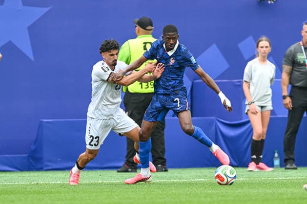 PHILADELPHIA, PA - JUNE 22: Ousmane Dembele 7 of France dribbles the ball during the FIFA World Cup, WM, Weltmeisterschaft, Fussball 2026 Group I match between France and Iraq on June 22nd, 2026 at Philadelphia Stadium in Philadelphia, PA.(Photo by Terence Lewis Icon Sportswire) SOCCER: JUN 22 FIFA World Cup 26 Group I - France vs Iraq EDITORIAL USE ONLY Icon260622056