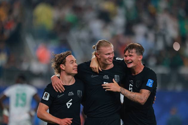June 22, 2026, East Rutherford, New Jersey, USA: Norway midfielder Patrick Berg (6), Norway forward Erling Haaland (9) and Norway defender David Moller Wolfe (5) celebrate a goal during the June 22nd FIFA World Cup, WM, Weltmeisterschaft, Fussball 2026 matchup between Norway and Senegal at MetLife Stadium in East Rutherford, New Jersey. East Rutherford USA - ZUMAs325 20260622_zsp_s325_097 Copyright: xJessxStilesx