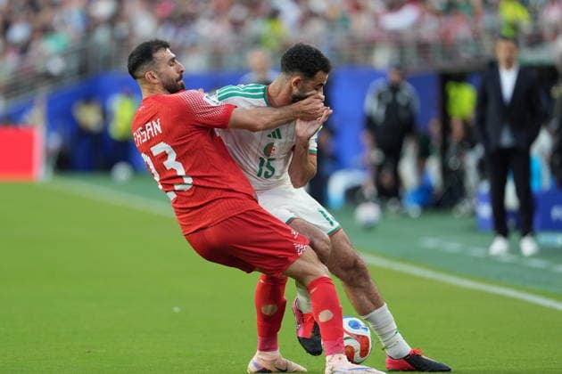 Jordan v Algeria - FIFA World Cup, WM, Weltmeisterschaft, Fussball 2026 - Group J SANTA CLARA, UNITED STATES - JUNE 22: Ehsan Haddad (23) of Jordan in action against Rayan Ait-Nouri of Algeria during the 2026 FIFA World Cup First Stage Group J match between Jordan and Algeria at Levi s Stadium (San Francisco Bay Area Stadium) in Santa Clara, California, United States on June 22, 2026. Tayfun Coskun Anadolu California United States. Editorial use only. Please get in touch for any other usage.  Copyright: x2026xAnadoluxTayfunxCoskunx
