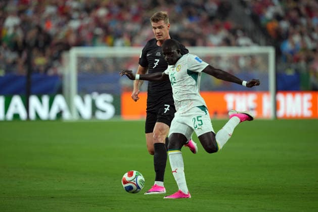IPA85959438 - El Hadji Malick Diouf of Senegal in action against Alexander Sorloth of Norway during the Norway vs. Senegal FIFA World Cup, WM, Weltmeisterschaft, Fussball match in New York, USA, on June 22, 2026  Copyright: xEmmanuelexMastrodonato IPAxSportx xx 85959438