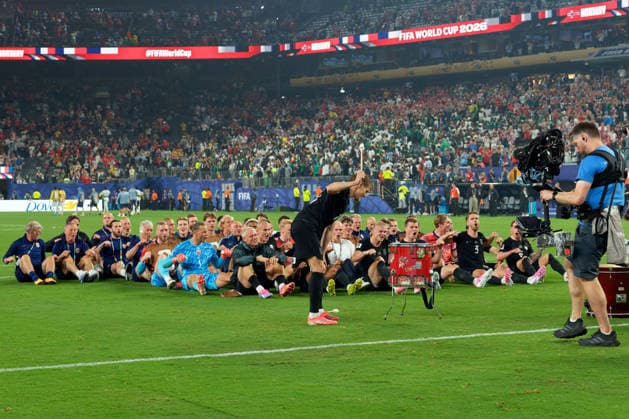 IPA85959440 - Martin Odegaard of Norway and the Norwegian players celebrate their victory during the Norway vs. Senegal FIFA World Cup, WM, Weltmeisterschaft, Fussball match in New York, USA, on June 22, 2026  Copyright: xEmmanuelexMastrodonato IPAxSportx xx 85959440
