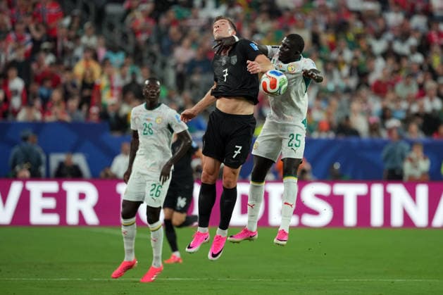 IPA85959457 - Alexander Sorloth of Norway in action against El Hadji Malick Diouf of Senegal during the Norway vs. Senegal FIFA World Cup, WM, Weltmeisterschaft, Fussball match in New York, USA, on June 22, 2026  Copyright: xEmmanuelexMastrodonato IPAxSportx xx 85959457