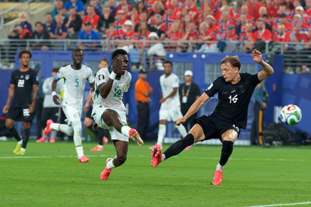 IPA85959445 - Ismaila Sarr of Senegal scores the goal that makes the score 3-2 during the Norway vs. Senegal FIFA World Cup, WM, Weltmeisterschaft, Fussball match in New York, USA, on June 22, 2026  Copyright: xEmmanuelexMastrodonato IPAxSportx xx 85959445