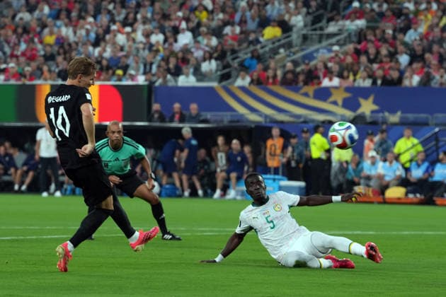 IPA85959448 - Martin Odegaard of Norway and Idrissa Gueye of Senegal during the Norway vs. Senegal FIFA World Cup, WM, Weltmeisterschaft, Fussball match in New York, USA, on June 22, 2026  Copyright: xEmmanuelexMastrodonato IPAxSportx xx 85959448