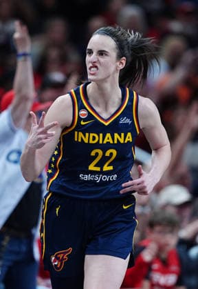INDIANAPOLIS, IN - JUNE 22: Indiana Fever guard Caitlin Clark (22) reacts after making a 3 point shot against the Phoenix Mercury on June 22, 2026, at Gainbridge Fieldhouse in Indianapolis, Indiana. (Photo by Brian Spurlock Icon Sportswire) WNBA, Basketball Damen, USA JUN 22 Phoenix Mercury at Indiana Fever EDITORIAL USE ONLY Icon26062266