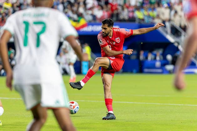 SANTA CLARA, CA - JUNE 22: Musa Al-Tamari 10 of Jordan sets up a goal during the FIFA World Cup, WM, Weltmeisterschaft, Fussball Group J match between Jordan and Algeria on June 22, 2026 at San Francisco Bay Area Stadium in Santa Clara, CA. (Photo by Bob Kupbens Icon Sportswire) SOCCER: JUN 22 FIFA World Cup 26 Group J - Jordan vs Algeria EDITORIAL USE ONLY Icon260622026