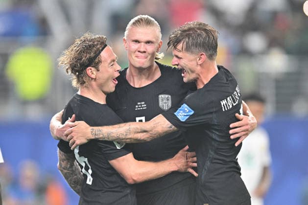June 22, 2026, East Rutherford, New Jersey, United States of America: East Rutherford, United States of America. 22 Jun, 2026. Norway forward ERLING HAALAND (9) celebrates with Norway midfielder PATRICK BERG (6) and Norway midfielder SANDER BERGE (8) during a World Cup 2026 Group I match. Norway defeats Senegal 3 to 2. Credit: , Jr. Zuma Press East Rutherford United States of America - ZUMAa301 20260622_aaf_a301_013 Copyright: xBrooksxVonxArxx