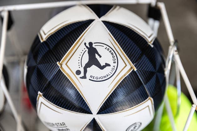 22.06.2026, Fussball, Saison 2026 2027, Regionalliga Südwest, Trainingsplatz am Donaustadion Ulm Ulm, Saisonvorbereitung Trainingsauftakt Training SSV Ulm 1846 Fußball 22.06.2026, Fussball, Saison 2026 2027, Regionalliga Südwest, Trainingsplatz am Donaustadion Ulm Ulm, Saisonvorbereitung Trainingsauftakt Training SSV Ulm 1846 Fußball Objekt Spielball Erima Regionalliga Südwest 2026 2027 Foto: Lucca Fundel Ulm Trainingsplatz am Donaustadion Ulm Baden-Württemberg Deutschland *** June 22, 2026, Soccer, 2026–2027 Season, Regionalliga Southwest, Training Field at the Donaustadion in Ulm, Ulm, Preseason Training Kickoff for SSV Ulm 1846 Soccer, June 22, 2026, Soccer, 2026–2027 Season, Regionalliga Southwest, Training Field at the Donaustadion in Ulm, Ulm, Pre-season, start of training, SSV Ulm 1846 soccer training, Erima match ball, Regionalliga Southwest 2026–2027, photo by Lucca Fundel, Ulm, training ground at the Donaustadion in Ulm, Baden-Württemberg, Germany,detected_source_language