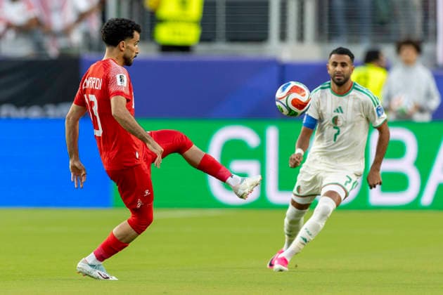 SANTA CLARA, CA - JUNE 22: Mahmoud Al-Mardi 13 of Jordan controls the ball during the FIFA World Cup, WM, Weltmeisterschaft, Fussball Group J match between Jordan and Algeria on June 22, 2026 at San Francisco Bay Area Stadium in Santa Clara, CA. (Photo by Bob Kupbens Icon Sportswire) SOCCER: JUN 22 FIFA World Cup 26 Group J - Jordan vs Algeria EDITORIAL USE ONLY Icon260622036