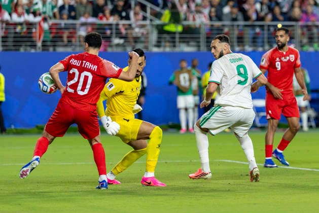 SANTA CLARA, CA - JUNE 22: Amine Gouiri 9 of Algeria scores the winning goal for 2-1 during the FIFA World Cup, WM, Weltmeisterschaft, Fussball Group J match between Jordan and Algeria on June 22, 2026 at San Francisco Bay Area Stadium in Santa Clara, CA. (Photo by Bob Kupbens Icon Sportswire) SOCCER: JUN 22 FIFA World Cup 26 Group J - Jordan vs Algeria EDITORIAL USE ONLY Icon260622062