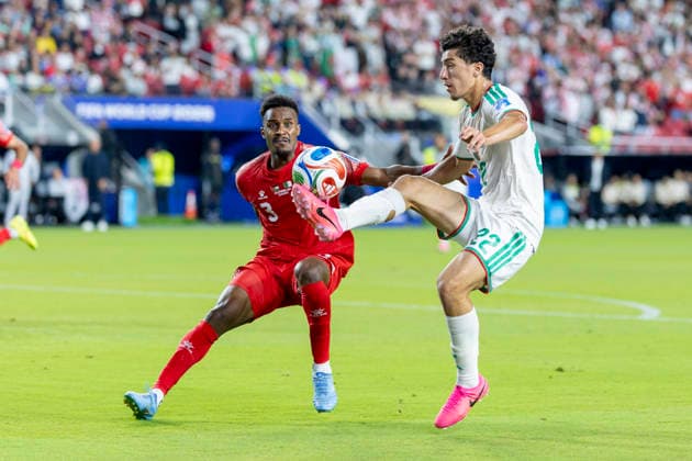 SANTA CLARA, CA - JUNE 22: Ibrahim Maza 22 of Algeria controls the ball during the FIFA World Cup, WM, Weltmeisterschaft, Fussball Group J match between Jordan and Algeria on June 22, 2026 at San Francisco Bay Area Stadium in Santa Clara, CA. (Photo by Bob Kupbens Icon Sportswire) SOCCER: JUN 22 FIFA World Cup 26 Group J - Jordan vs Algeria EDITORIAL USE ONLY Icon260622068