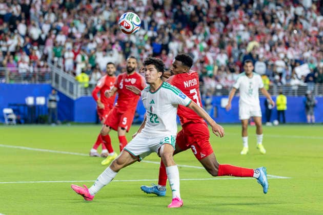 SANTA CLARA, CA - JUNE 22: Ibrahim Maza 22 of Algeria controls the ball during the FIFA World Cup, WM, Weltmeisterschaft, Fussball Group J match between Jordan and Algeria on June 22, 2026 at San Francisco Bay Area Stadium in Santa Clara, CA. (Photo by Bob Kupbens Icon Sportswire) SOCCER: JUN 22 FIFA World Cup 26 Group J - Jordan vs Algeria EDITORIAL USE ONLY Icon260622069