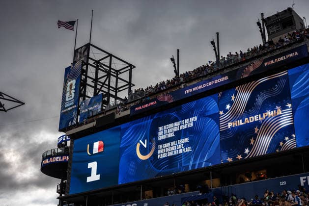 France vs. Iraq FILADÃ LFIA, PN - 22.06.2026: FRANCE VS. IRAQ - The resumption of play is delayed due to bad weather during the match between France and Iraq, valid for the second round of the group stage of the 2026 World Cup, held at Lincoln Financial Field in Philadelphia, United States. (Photo: Marcelo Machado de Melo Fotoarena) x2968113x  MarceloxMachadoxdexMelo