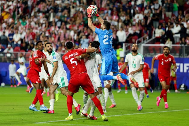June 22, 2026, Santa Clara, California, USA: Santa Clara, USA - June 22 2026: Luca Zidane 23 of Algeria jumps for the ball during a FIFA World Cup, WM, Weltmeisterschaft, Fussball group match between Jordan and Algeria at San Francisco Bay Area Stadium Santa Clara USA - ZUMAp121 20260622_zsp_p121_091 Copyright: xChrisxPutnamx