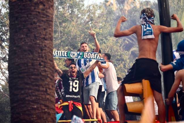 ESP: Malaga CF players celebrate their promotion to LaLiga Malaga CF players celebrate their promotion to LaLiga with fans during the parade through bus the streets of Malaga on June 22, 2026, in Malaga, Andalusia, Spain. Spain Futbol *** ESP Malaga CF players celebrate their promotion to LaLiga Malaga CF players celebrate their promotion to LaLiga with fans during a parade through the streets of Malaga on June 22, 2026, in Malaga, Andalusia, Spain Spain Soccer,detected_source_language Copyright: xAgenciaxLOFx