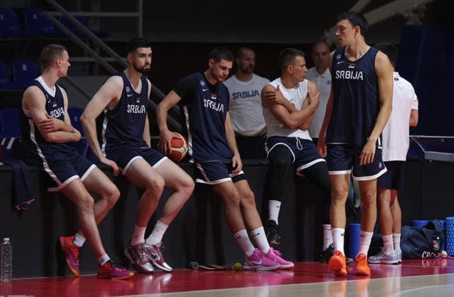 Practice Serbia basketball national team, Nationalteam FIBA Basketball World Cup 2027 European Qualifiers Window 3 Belgrade, Serbia. June 23rd 2026. Nikola Tanaskovic (R) of Serbia during an open training session ahead of the FIBA Basketball World Cup 2027 European Qualifiers Group C games against Switzerland on July 2 and Bosnia and Herzegovina on July 5, in Belgrade, Serbia. Belgrade Serbia Copyright: xPedjaxMilosavljevic STARSPORTx x2026x