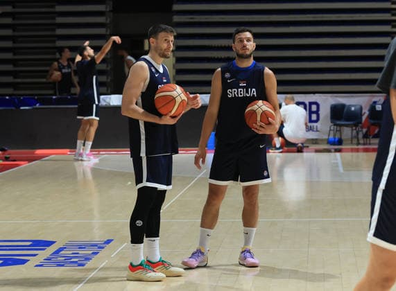 Practice Serbia basketball national team, Nationalteam FIBA Basketball World Cup 2027 European Qualifiers Window 3 Belgrade, Serbia. June 23rd 2026. Aleksa Avramovic and Jovan Novak of Serbia during an open training session ahead of the FIBA Basketball World Cup 2027 European Qualifiers Group C games against Switzerland on July 2 and Bosnia and Herzegovina on July 5, in Belgrade, Serbia. Belgrade Serbia Copyright: xPedjaxMilosavljevic STARSPORTx x2026x