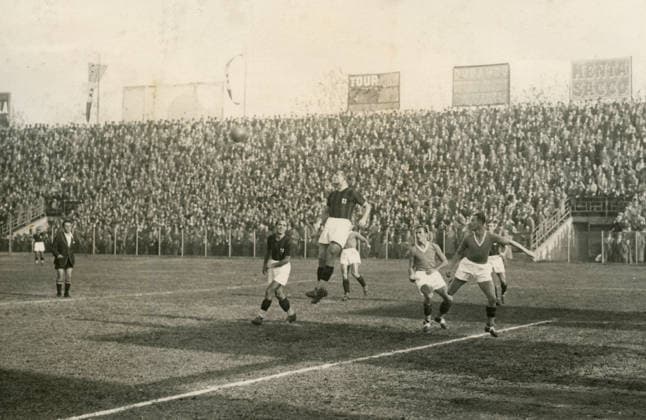 RECORD DATE NOT STATED Football match Milan vs Lazio, Italy 1930s  !ACHTUNG AUFNAHMEDATUM GESCHÄTZT!