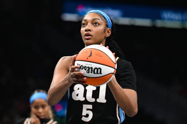 ATLANTA, GA - JUNE 22: Atlanta forward Angel Reese (5) shoots a free throw during the WNBA, Basketball Damen, USA game between the Toronto Tempo and the Atlanta Dream on June 22nd, 2026 at State Farm Arena in Atlanta, GA. (Photo by Rich von Biberstein Icon Sportswire) WNBA: JUN 22 Toronto Tempo at Atlanta Dream EDITORIAL USE ONLY Icon260622061