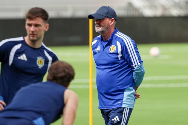 Steve Clarke, coach of Scotland during a training session Scotland Training, 2026 FIFA World Cup, WM, Weltmeisterschaft, Fussball Football, Inter Miami Stadium, Miami, Florida, USA - 23 Jun 2026Miami Inter Miami Stadium Florida (FL) United States of America EDITORIAL USE ONLY No use with unauthorised audio, video, data, fixture lists, club league logos or live services. Online in-match use limited to 120 images, no video emulation. No use in betting, games or single club league player publications.  Copyright: xChrisxArjoon Shutterstockx 16956018v