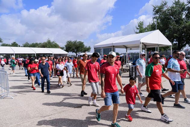 260623 Fans of Portugal outside Houston stadium ahead of the FIFA World Cup, WM, Weltmeisterschaft, Fussball 2026 football match between Portugal and Uzbekistan on June 23, 2026 in Houston. Photo: Ludvig Thunman BILDBYRAN kod LT LT0803 fotboll football soccer fotball vm fotbolls-vm fotball-vm fotbolls-vm 2026 fifa world cup 2026 day 13 bbeng publik fans supporters *** June 23, 2026  Copyright: LUDVIGxTHUNMAN BB260623LT003