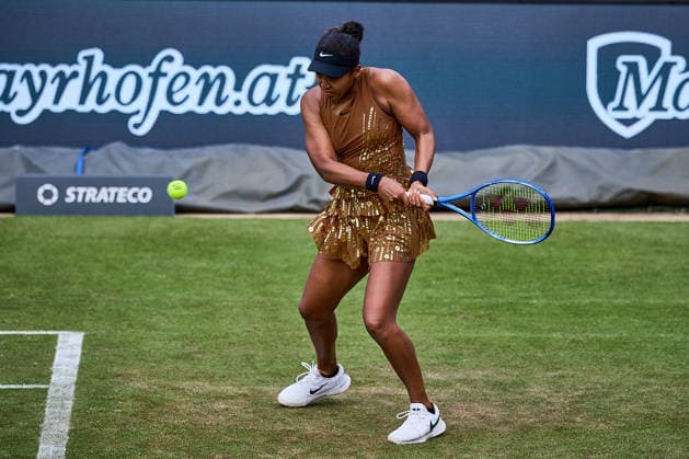 June 23, 2026, Bad Homburg, Hessen, Germany: Naomi Osaka of Japan returns with backhand to Elise Mertens of Belgium during the BAD HOMBURG OPEN powered by SOLARWATTT- WTA500 - Womens Tennis, 23.6.2026 in Bad Homburg (Tennis-Club Bad Homburg), Germany - Photo: Tennis 2026: Bad Hombug Open - WTA500: OSAKA 6:3 6:3 MERTENS  - ZUMAs343 20260623_zsp_s343_103 Copyright: xMathiasxSchulzx