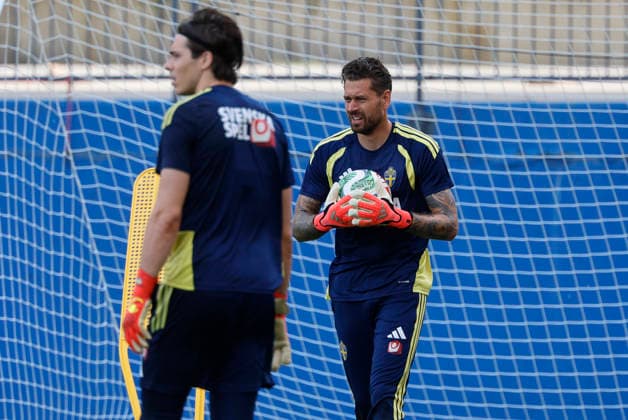 Sweden s goalkeeper Kristoffer Nordfeldt takes part in a training session held at FC Dallas Stadium, in Dallas, United States, 23 June 2026. Sweden will face Japan in their 2026 FIFA World Cup, WM, Weltmeisterschaft, Fussball Group F soccer match on 26 June. 2026 FIFA World Cup - Group F - Sweden s training session !ACHTUNG: NUR REDAKTIONELLE NUTZUNG!  Copyright: xMariscalx GRAF4181 20260623-55020684521_1
